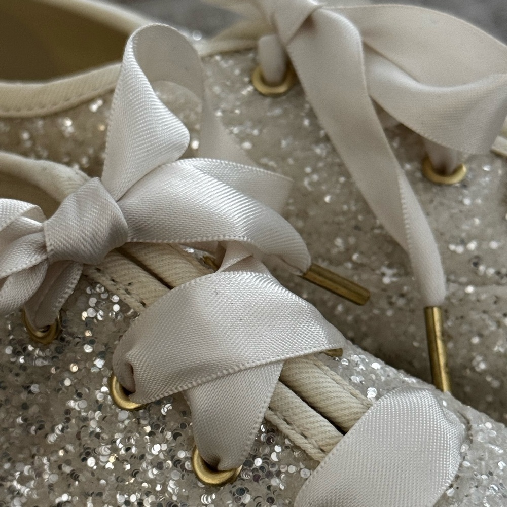Sparkling Kate Spade ♠️ Cream Sneakers with Ribbon Laces - Picture 2 of 13